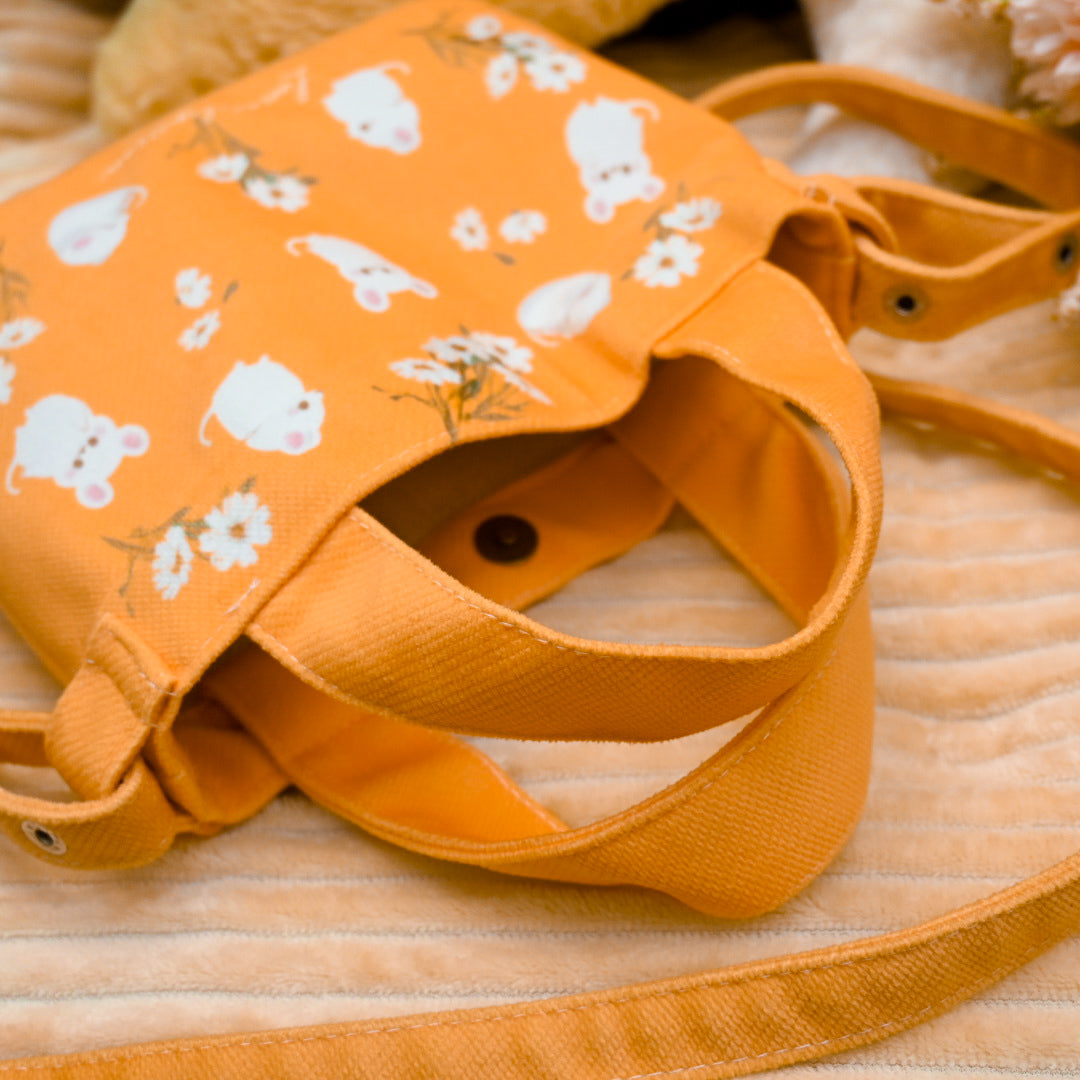 Mousie Daisies Sling Bag (Instock)