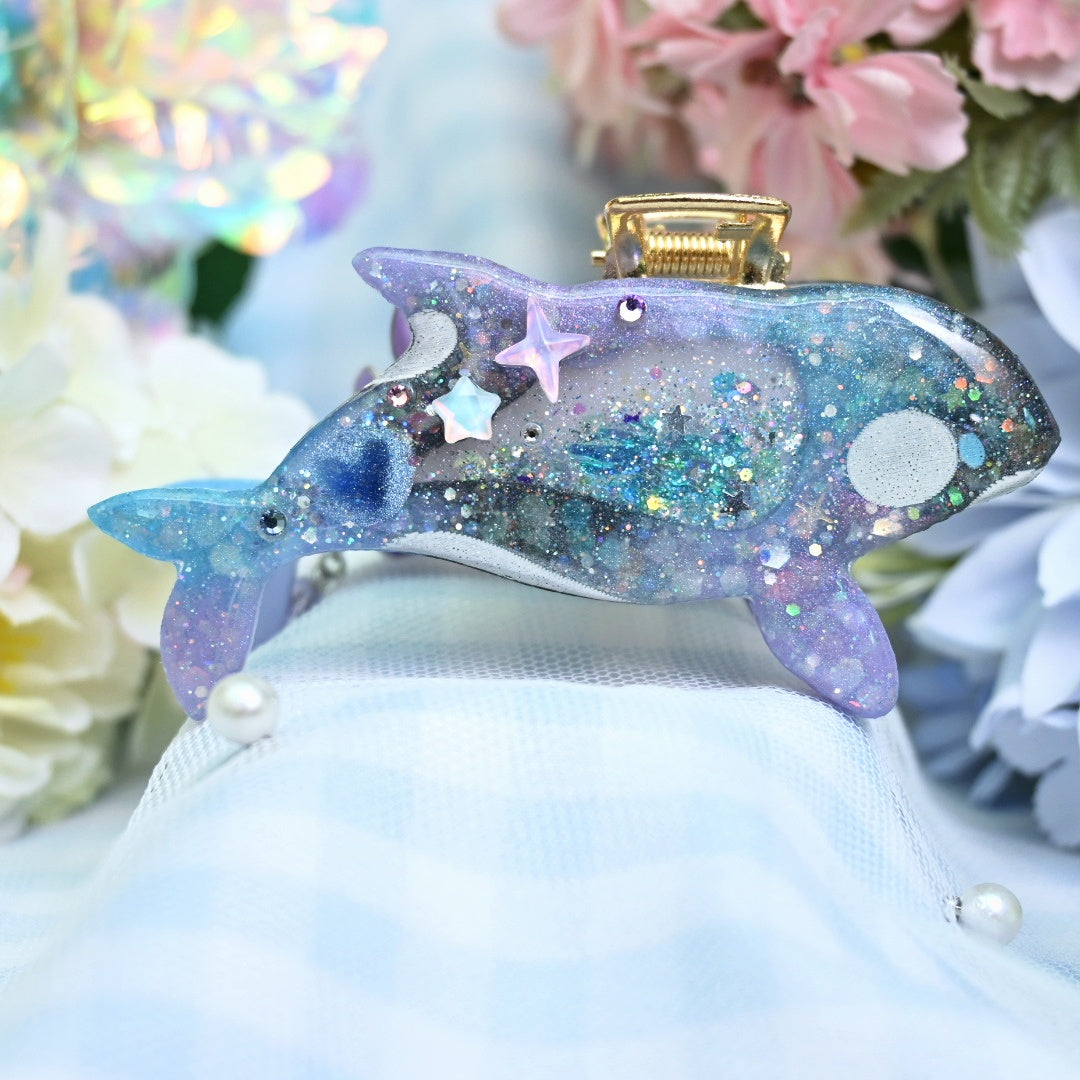 Wisteria Orca Hair Huggie II (5.5cm claw) - Dancing Heart | Blue Glow